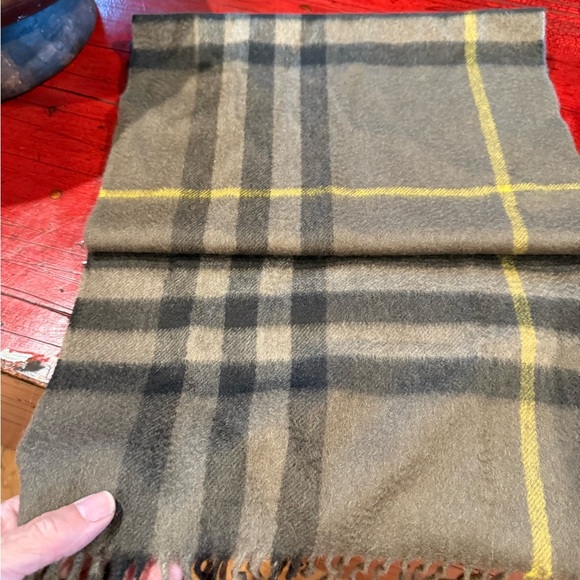 Burberry Brown and Yellow Cashmere Scarf New - Picture 1 of 5